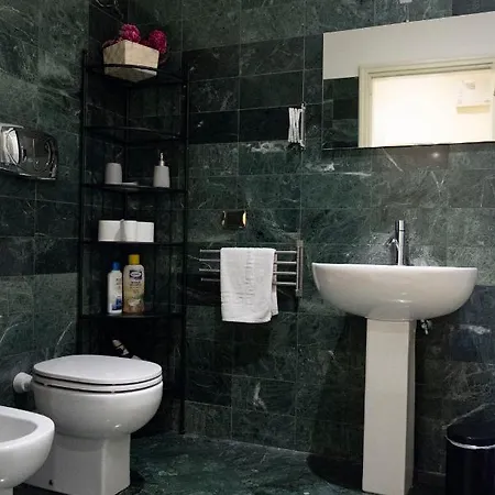 Tritone Apartament *